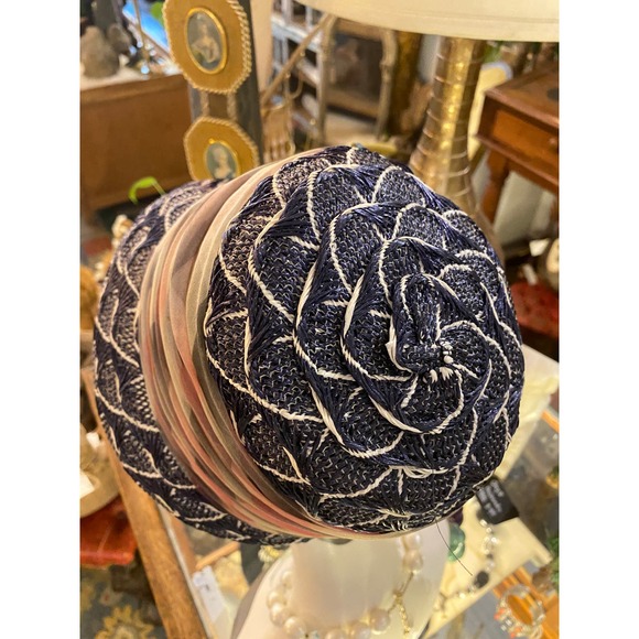 1960s hat, vintage cloche, lazarus paris, navy and white straw, 60s flapper, 22 - Picture 6 of 10
